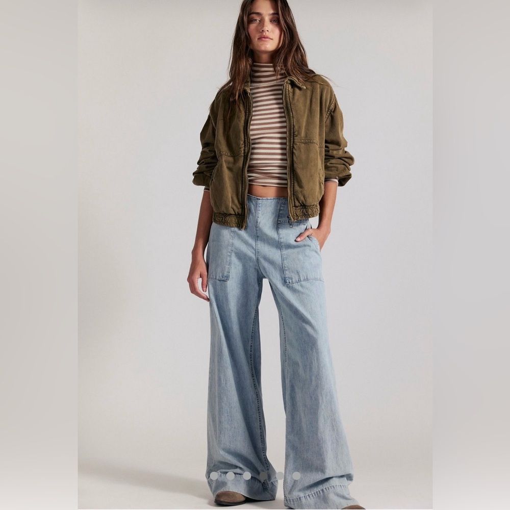 NWT FREE PEOPLE WE THE FREE BREEZY DENIM PULL ON JEANS